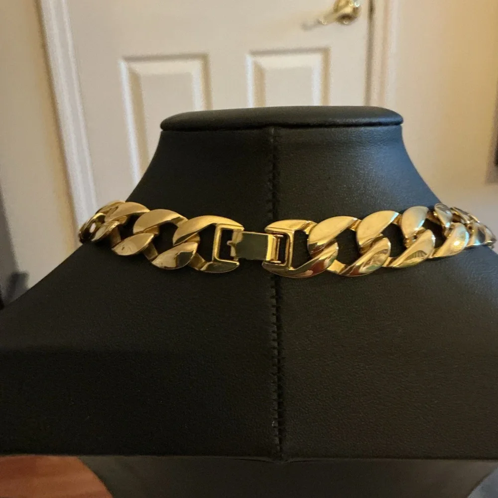 Curb Link Gold Tone Choker Necklace - Picture 2 of 3